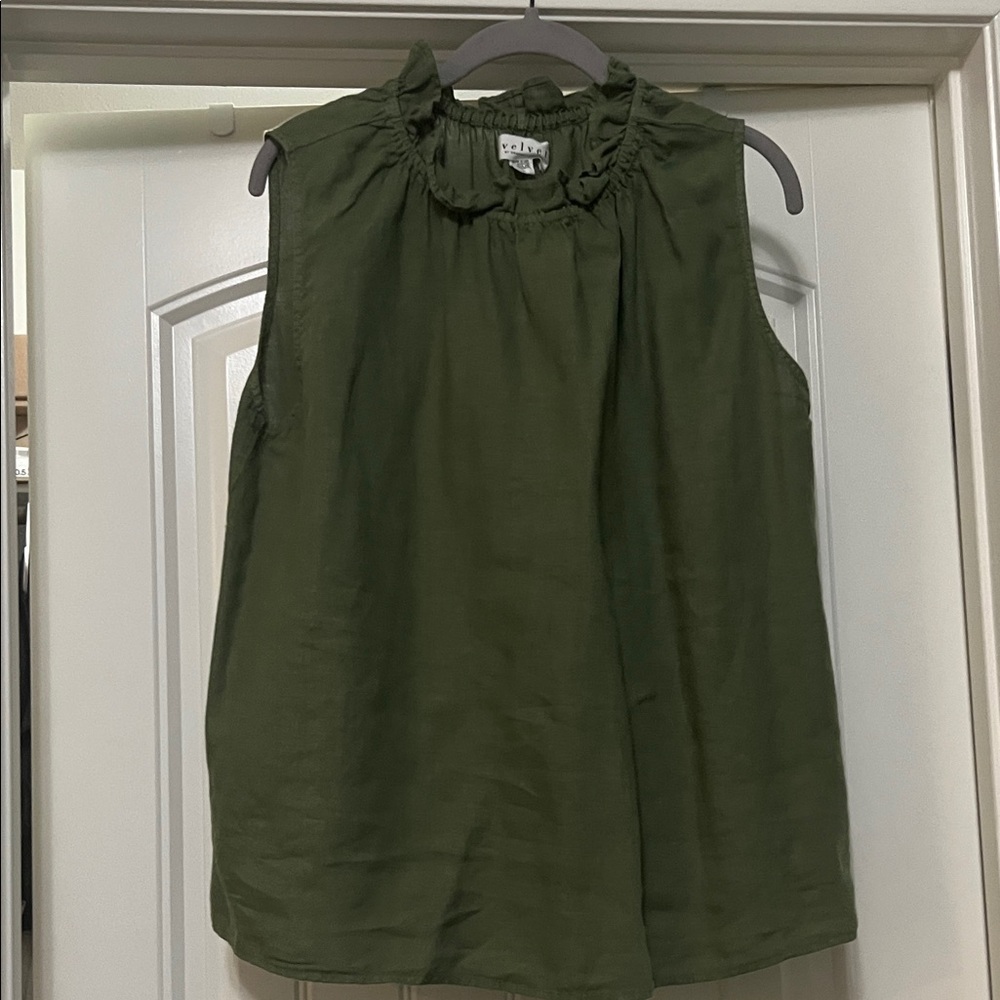 NWOT Velvet by Graham 100 percent linen green blouse